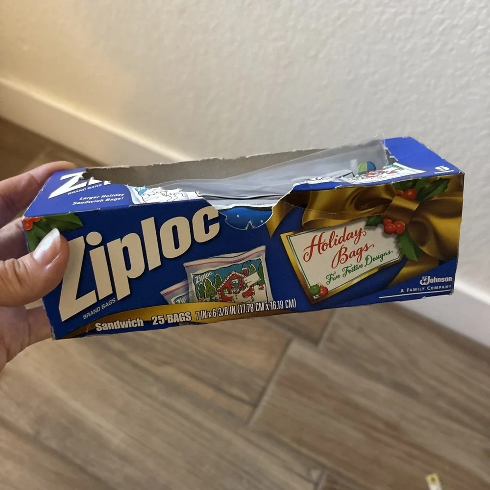 Ziploc Easy Zipper Holiday Gift Storage Bags 5 Different Designs 13 Bags 2001
